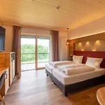 Zum Goldenen Kreuz Hotel Moosbach (Oberpfalz)
