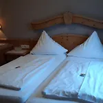 Zum Goldenen Kreuz Hotel 3*