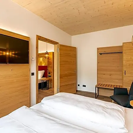 Zum Goldenen Kreuz Hotel 3*
