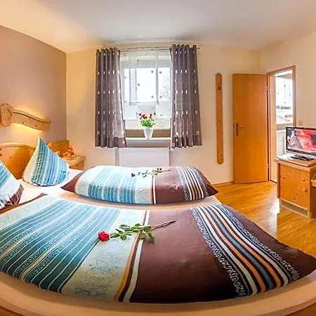 Zum Goldenen Kreuz Hotel