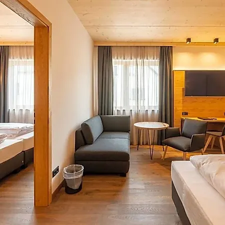 Hotel Zum Goldenen Kreuz 3*