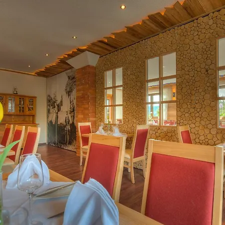 Zum Goldenen Kreuz Hotel 3*