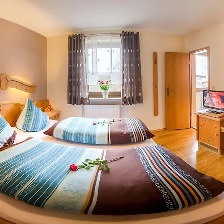Zum Goldenen Kreuz Hotel