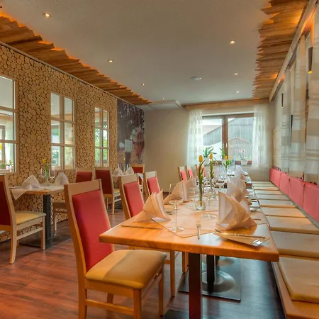 Zum Goldenen Kreuz Hotel 3*