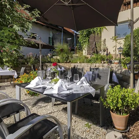 Zum Goldenen Kreuz Hotel Moosbach (Oberpfalz)